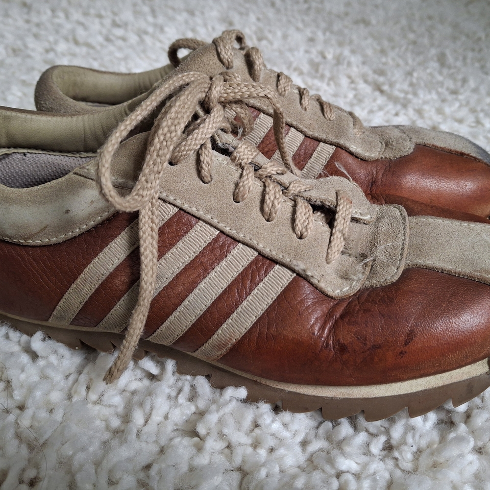 Classic Brown and Tan Leather Sneakers with Suede Accents